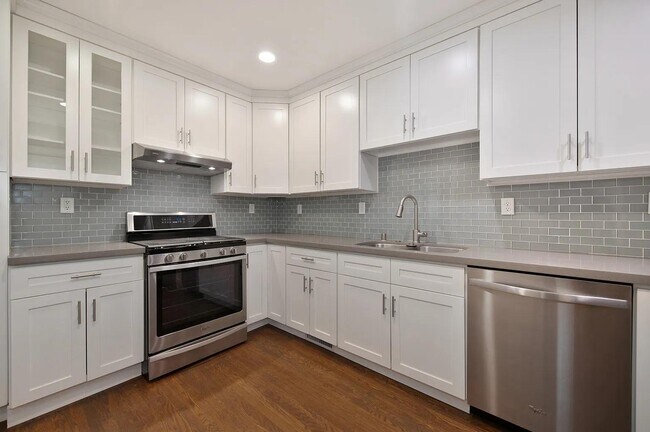 Building Photo - 2131 51st St Rental