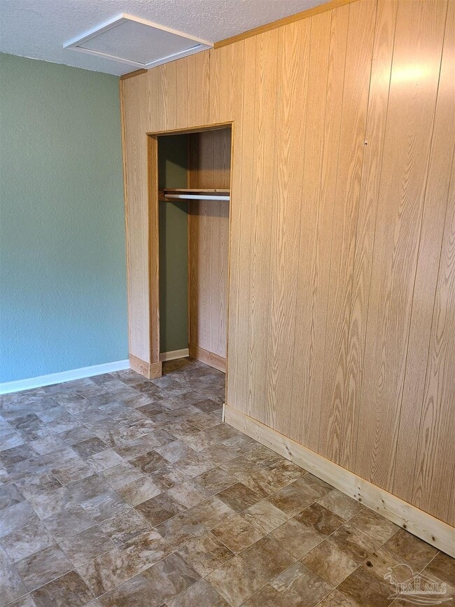 Photo - 6960 Klondike Rd