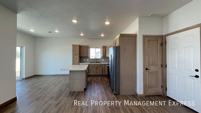 Photo - 3 Bed 2.5 Bath Townhome in West Sioux Falls