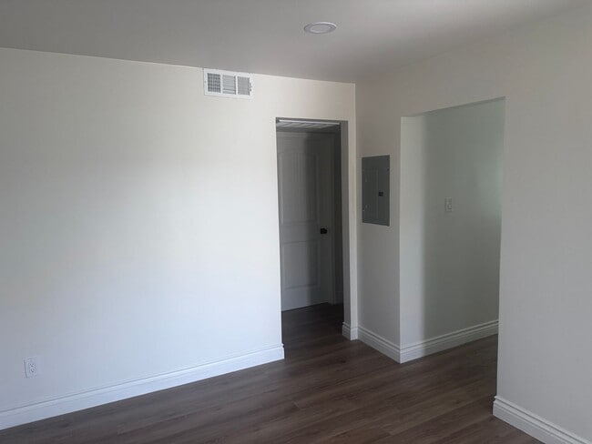 Photo - 6204 Stine Rd Unit B