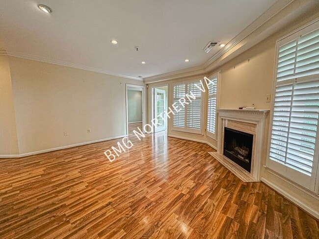 Photo - 5565 Seminary Rd