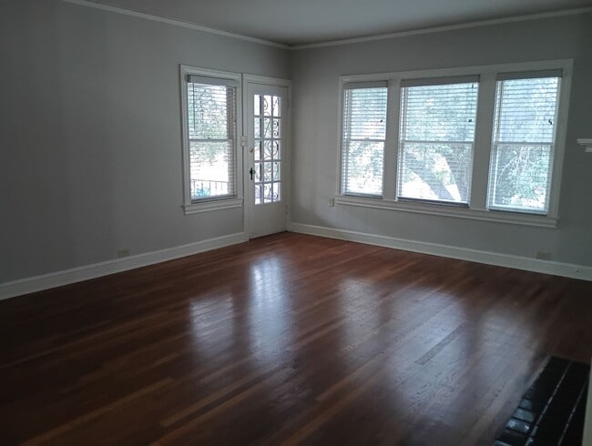 Photo - 109 W Norwood Ct