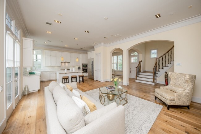 Photo - 5410 Alder Cir