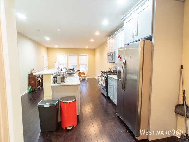 Photo - 1906 W 17th St Unit 1