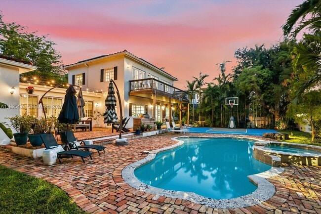 Building Photo - 9636 NE 5th Avenue Rd