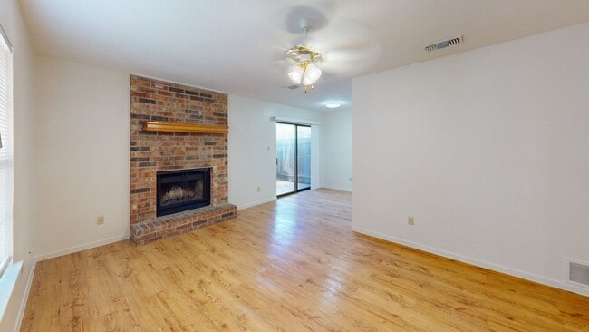 Photo - 3705 Hereford Ln Unidad 3705 A Hereford