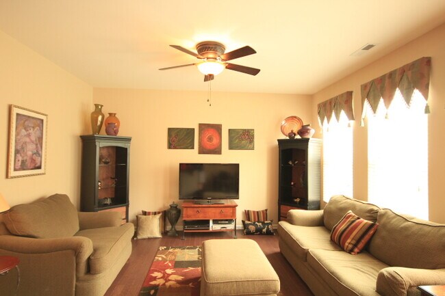 Photo - 4410 Hillsgrove Rd