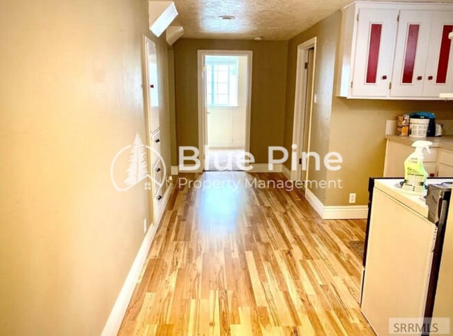 Photo - 309 1/2 South Milton Avenue