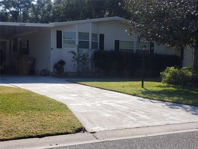 Building Photo - 5009 El Destino Dr