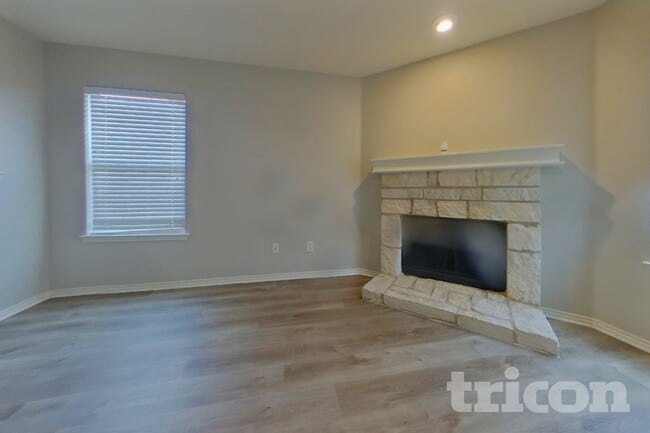 Photo - 16824 Pinery Way