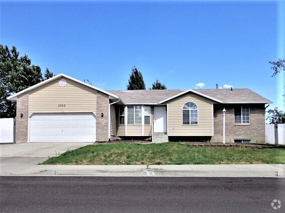 Building Photo - 3753 S 3760 W Rental