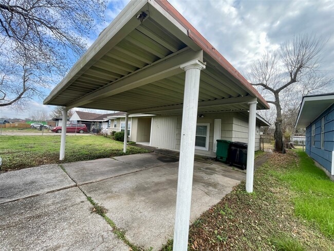 Photo - 6144 Doulton Dr