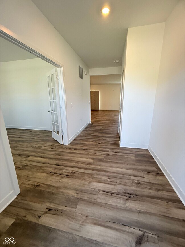 Photo - 1046 Elmwood Ln