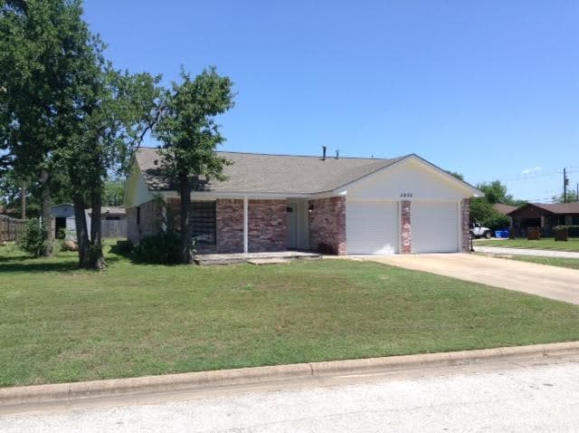 Photo - 3900 Windwood Cir House