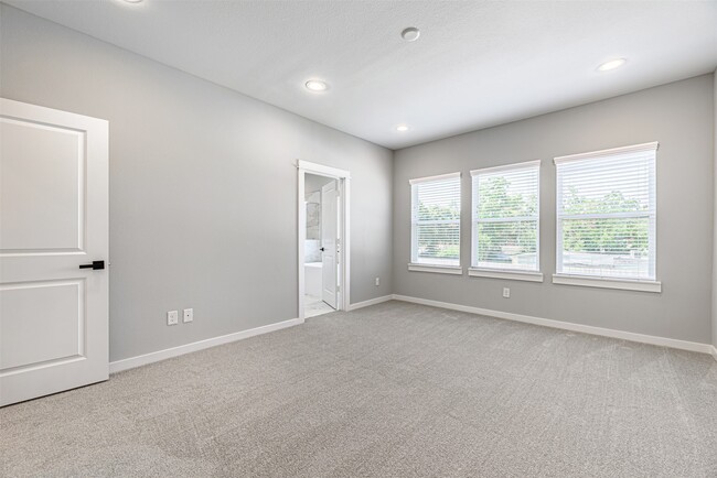 Building Photo - 8475 Berry Brush Ln