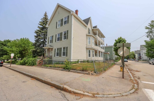 Lote de esquina - 179 Pine St Unidad 2