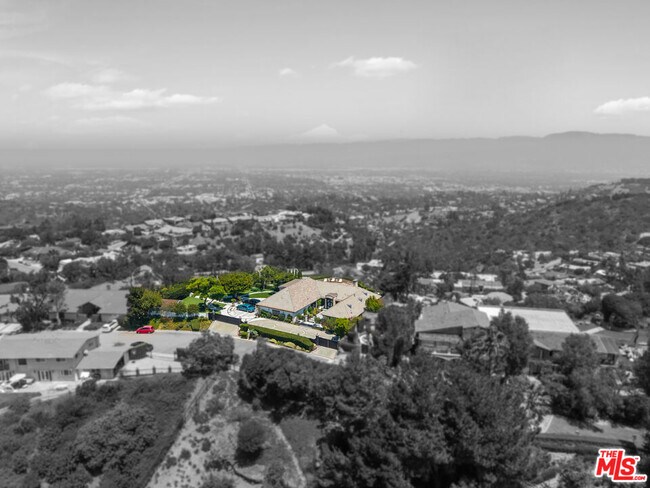8416 Skyline Dr