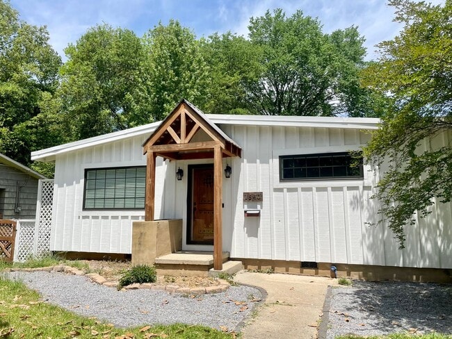 Building Photo - 3/2 House in Northeast Jackson!
