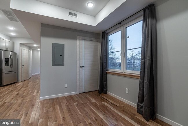 Photo - 2045 N College Ave Unidad B