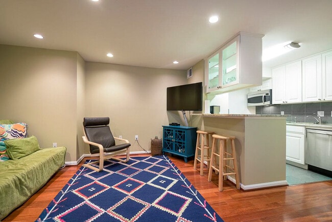 Photo - 1001 New Hampshire Ave NW Unidad ID427P