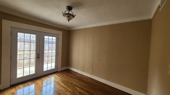 dining room - 1610 Castle Ct Unit 1610 Castle Court