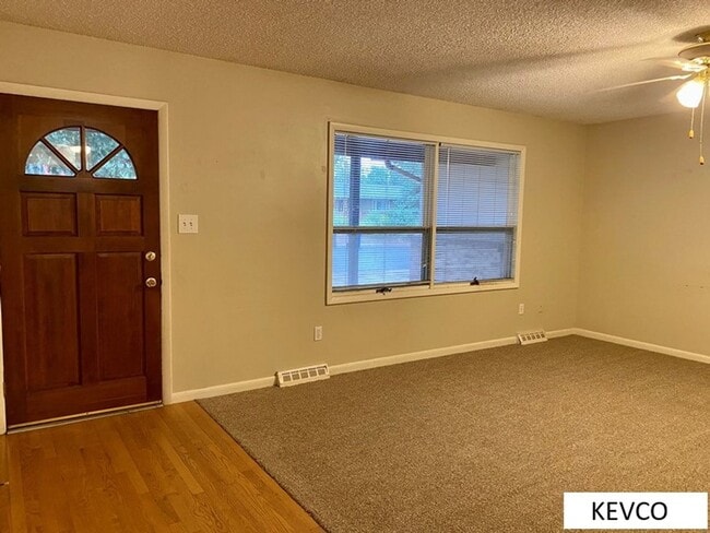 Photo - Great Three Bed in Campus West!
