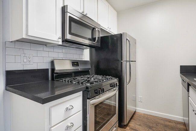 Hollywood Sycamore - Hollywood Sycamore Apartments