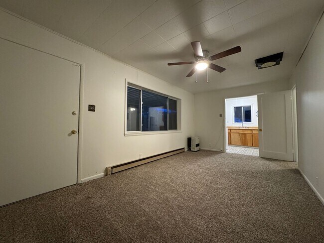 Photo - 640 Juniper St