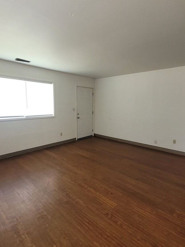 1207-1209 Mitchell Ave