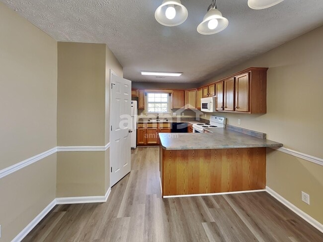 3237 Hardwood Dr