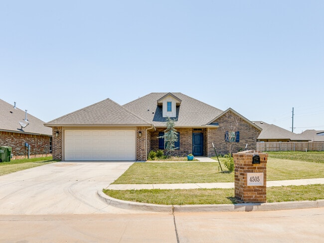 Building Photo - 4505 Black Mesa Ln Rental