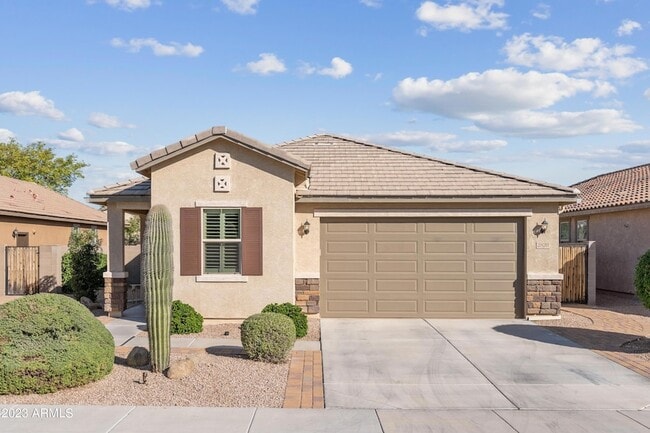 Building Photo - 2820 E Detroit St