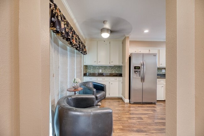 Building Photo - 5530 Holly St Unit H Rental