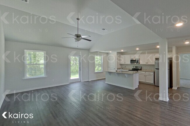 Photo - 213 Western Red Cedar Dr.