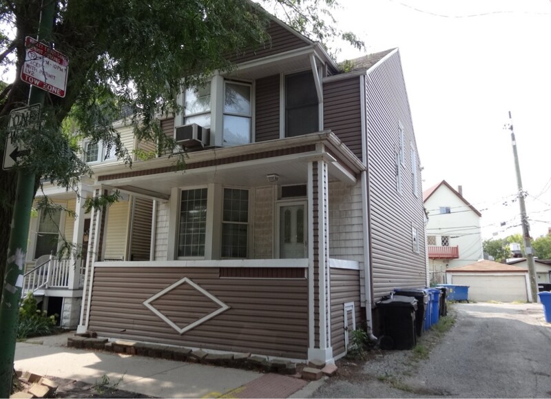 Photo - 3542 N Hermitage Ave House
