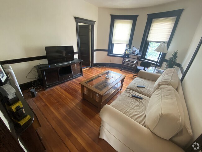 Building Photo - 72 Empire St Unit 2 Rental
