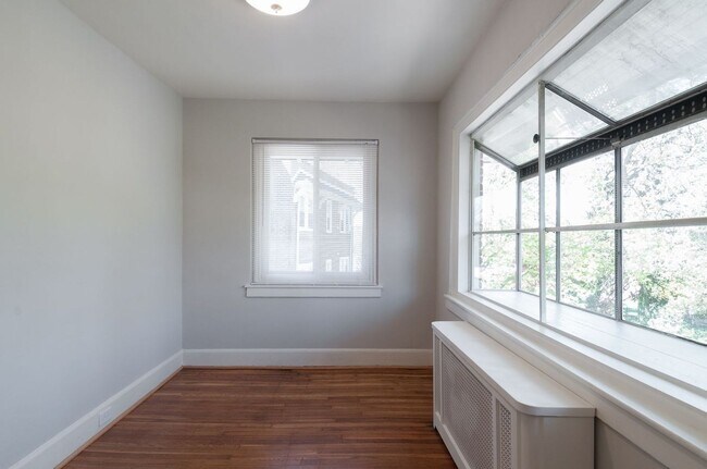 Photo - Metropolitan Narberth Station