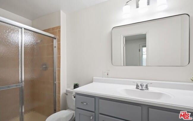 Photo - 2590 Scott Pl