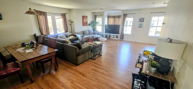 Building Photo - NO FEE! 2K Sq Ft. Pet Friendly Duplex w 2 Parking Spots near Boston Landing!  Secured Basement w ...