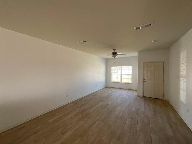 Photo - 172 Allington Cir