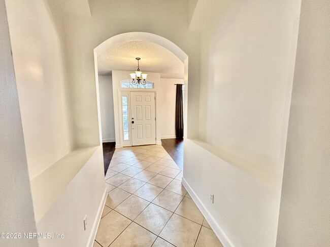 Photo - 614 Loire Ct