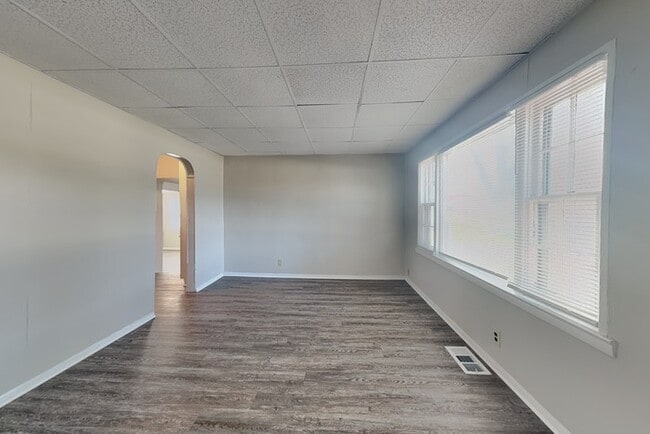 Photo - 6196 W Morris St