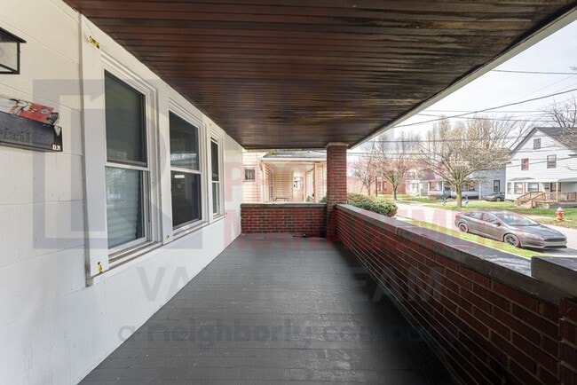 Photo - 15714 Huntmere Ave Unit Lower