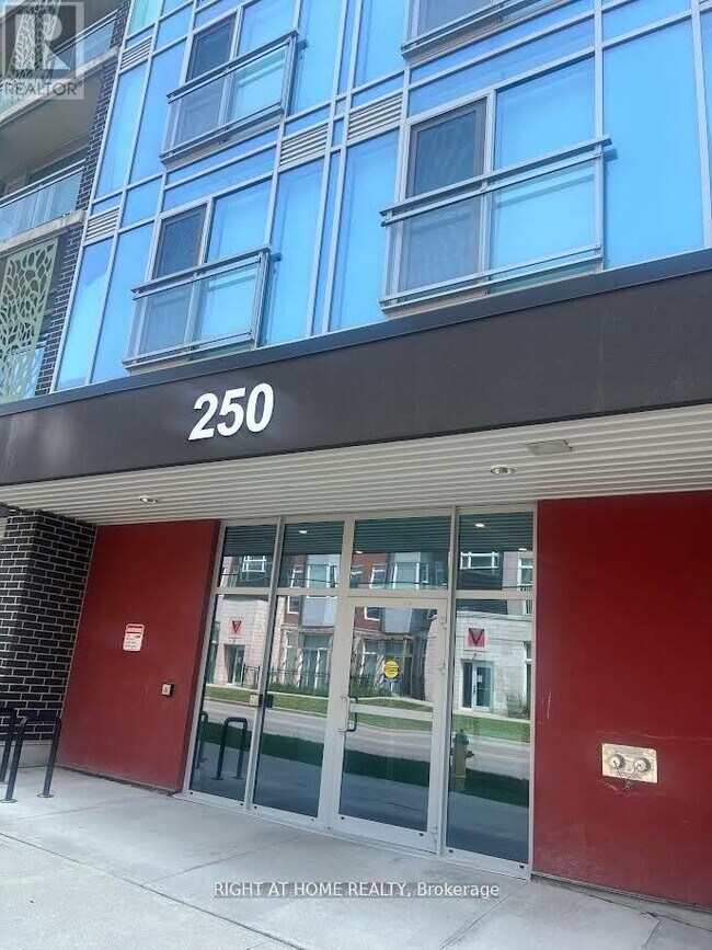 Photo - 250 Albert St Unité 102