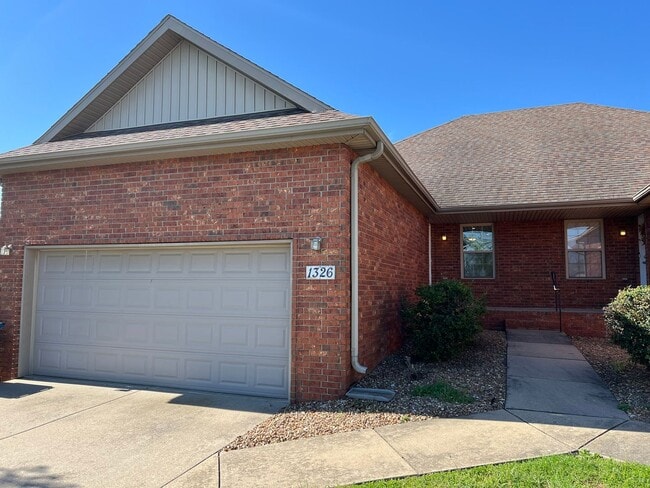 Building Photo - 2 Bed, 2 Bath Patio Home in Parkcrest