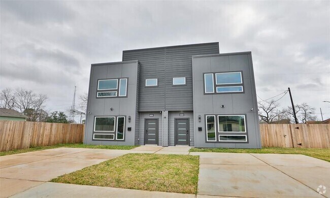 Building Photo - 9315 Ashville Dr Unit A Rental