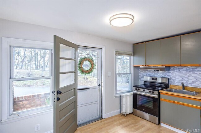 Photo - 23 Pleasant Ave