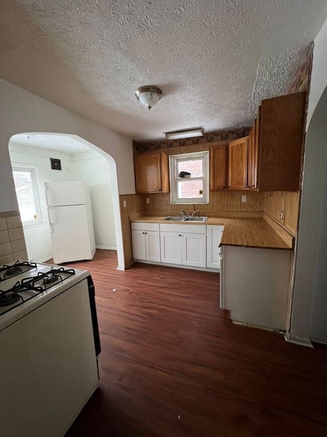 Photo - 17410 Mendota St