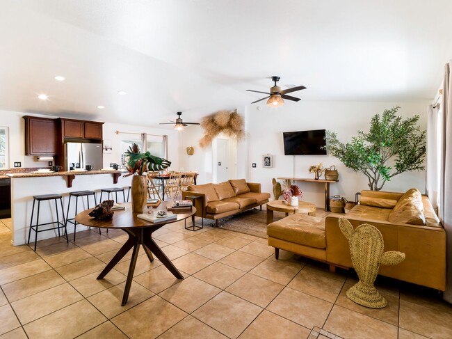 Photo - Spacious 4 Bedroom 2 Bathroom Home With A Pool