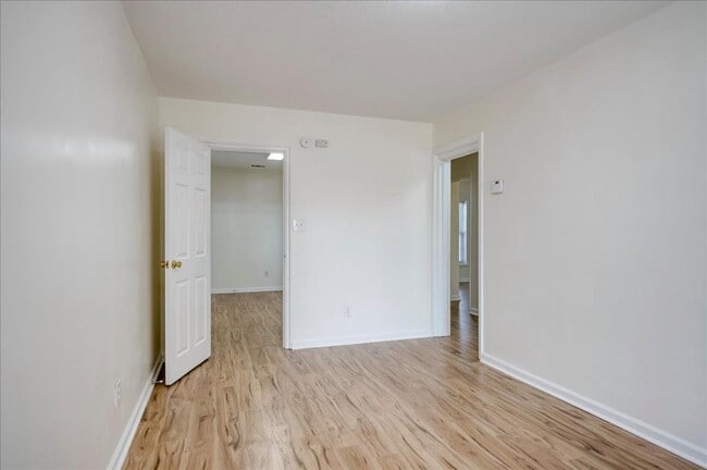 Photo - 953 Hopkins St